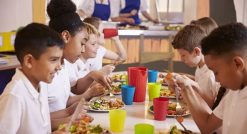 Brasil é referência na alimentação escolar, diz especialista